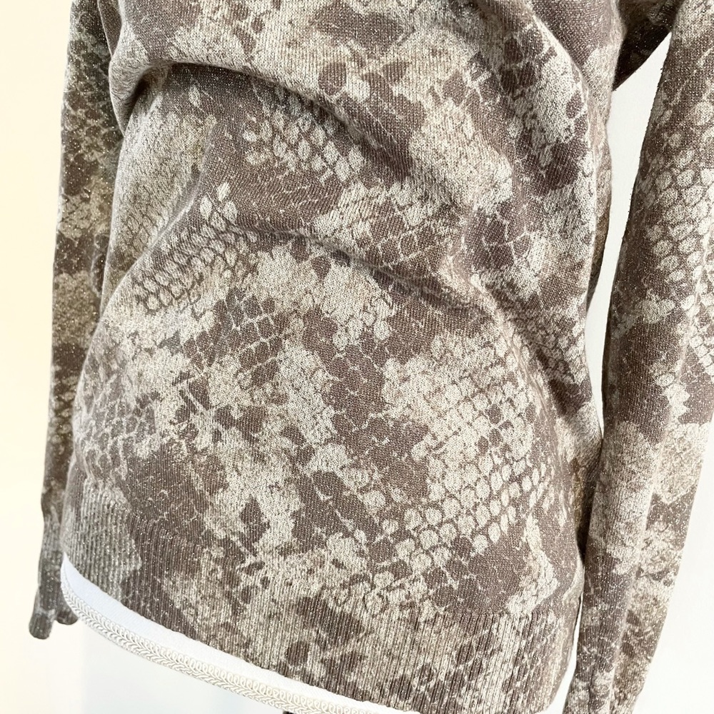 Women’s Express V-Neck Metallic Sweater - Picture 10 of 16